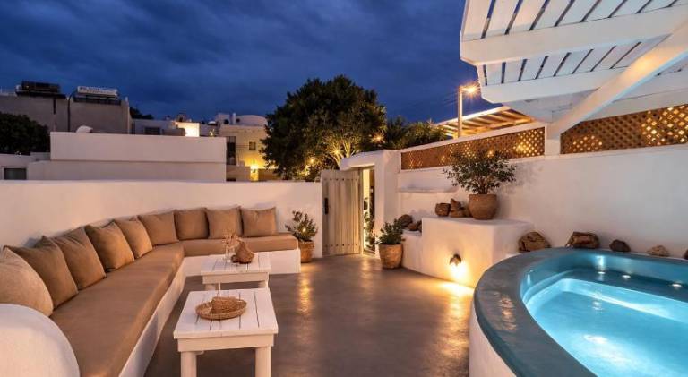 Villa with private pool, hot tub & patio in Santorini
