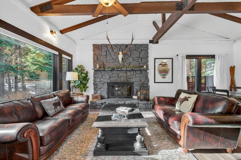 Child-friendly house with barbeque, sauna & patio | Mountain view | Pets allowed in McCall, ID