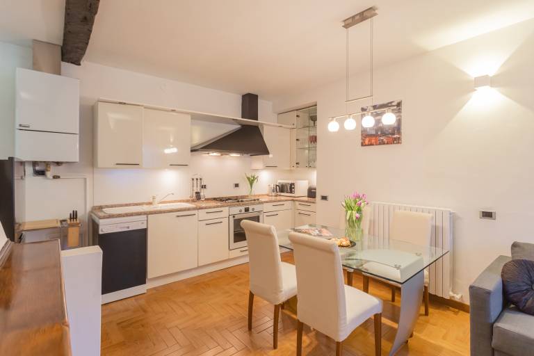 Fully equipped pleasant holiday apartment with hot tub | Close to Como Cathedral | Panoramic view | Pet-friendly — photo 3