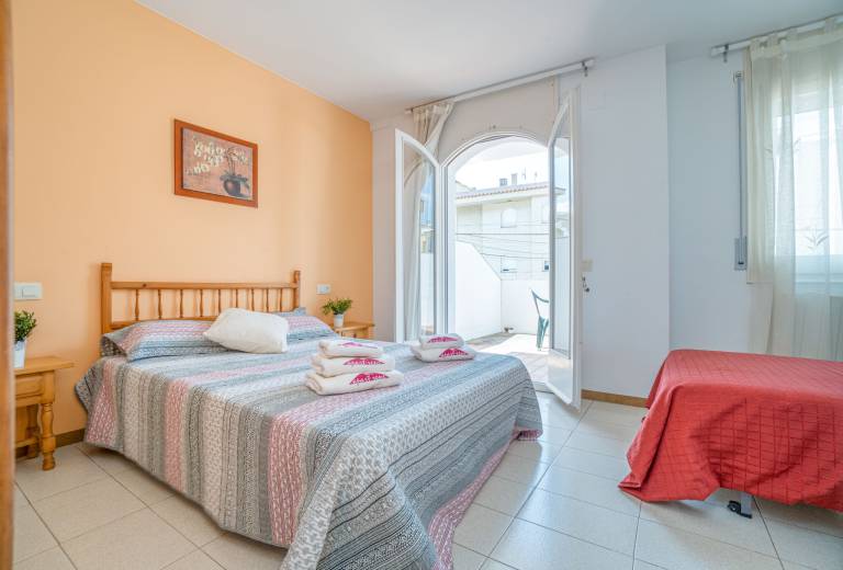 Lovely apartment with patio & yard | Close to the beach | Pet-friendly — photo 5