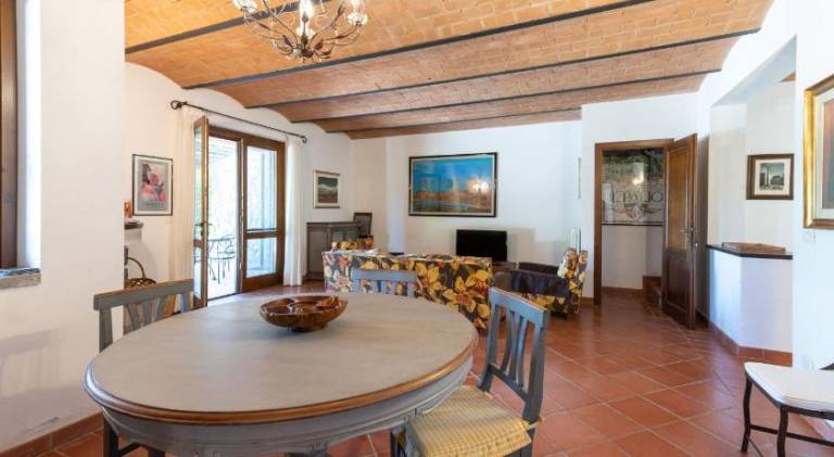 Villa with pool & jacuzzi — photo 4