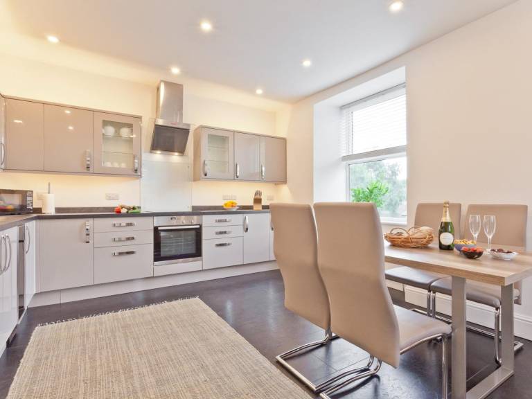 Apartment with 2 rooms for 4 persons — photo 4