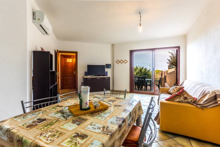 Holiday Home 'Casa La Palma Vista Mare' with Sea View, Wi-Fi and Air Conditioning in Valledoria
