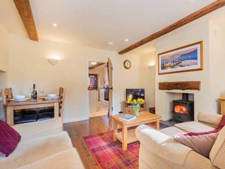 Cottage with yard in Keswick