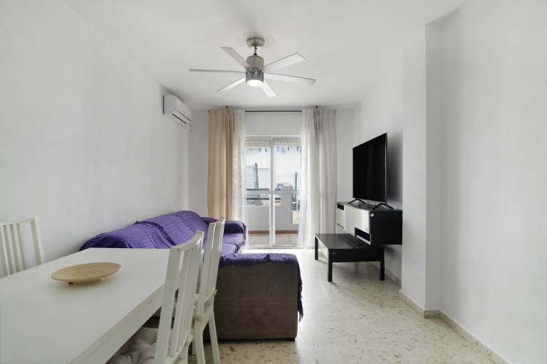 House with fast internet & patio | City view | Next to the beach | Pets are welcome — photo 2