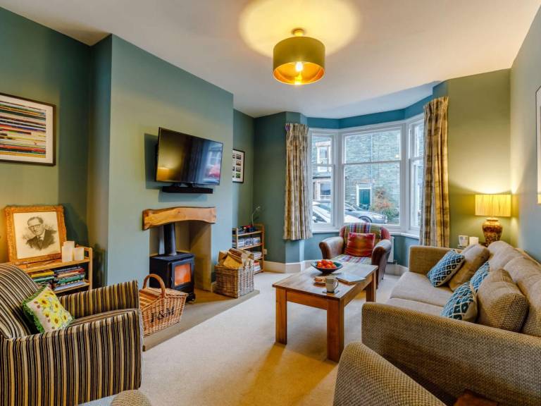 Fully equipped cottage with yard | Pets allowed — photo 3
