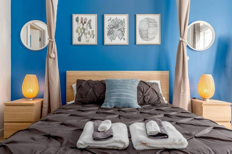 ASK FOR DISCOUNT 2BR Hip Apt Free Parking Wifi