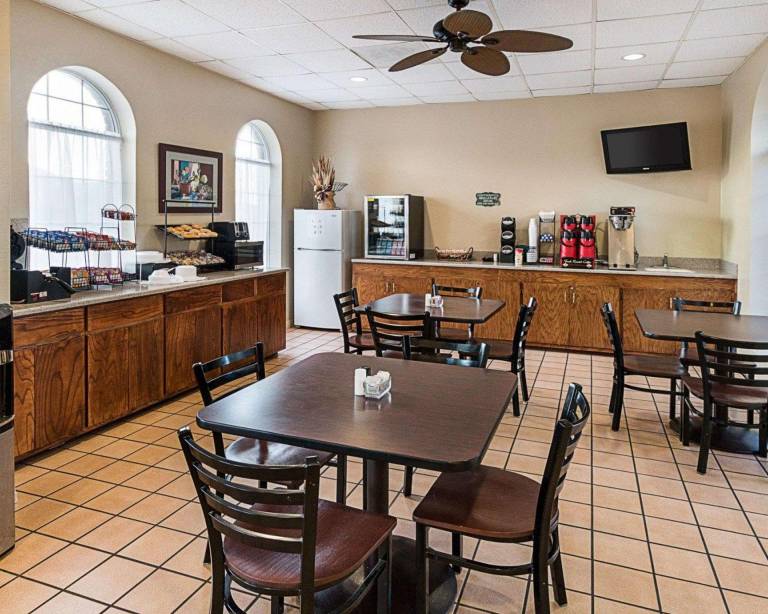 Rodeway Inn San Angelo South — photo 4