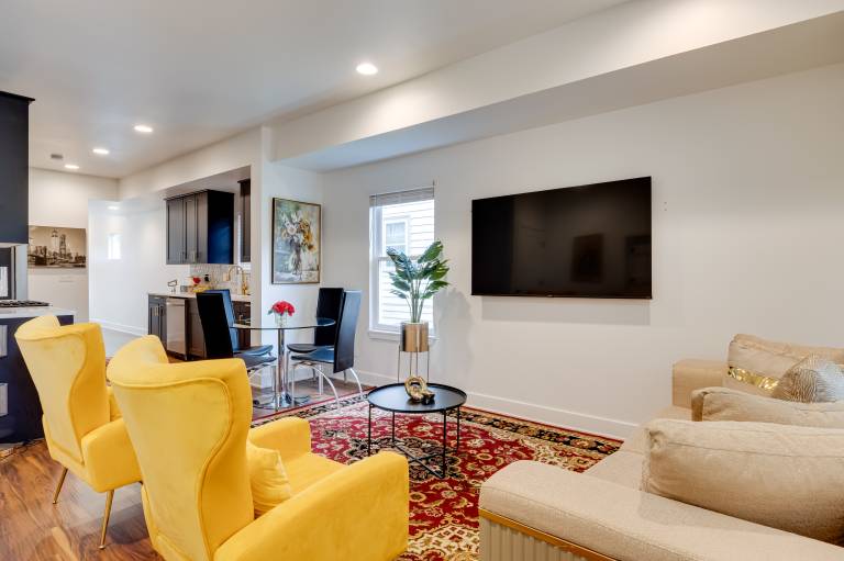 3 Mi to Dtwn Dog Friendly Gem in Indianapolis