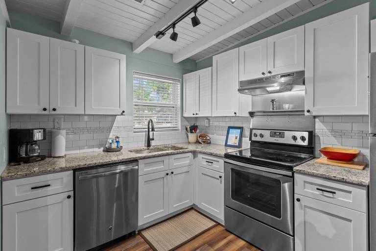 Cottage Oak Island