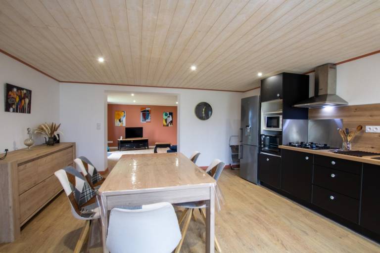 Pleasant gite with yard, patio & grill | Pet-friendly — photo 3