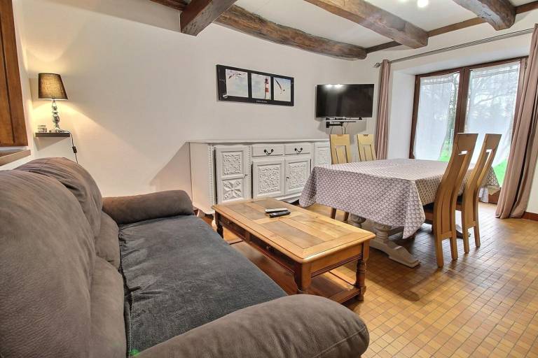 Gite with yard & patio — photo 3