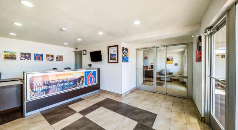 Motel 6 Dallas, TX - Farmers Branch — photo 4