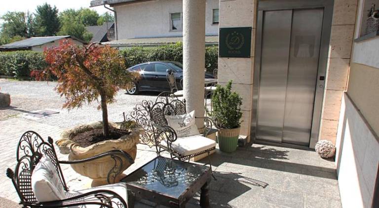 D Rooms Boutique Stay with Parking & Fast City Access — photo 2