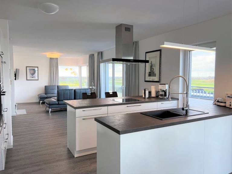 Exklusive, hochwertige Ferienwohnung, Sauna, großer Balkon, Meerblick, strandnah — photo 2