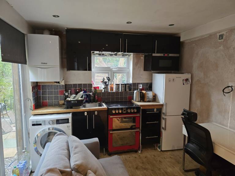 Private room  London Borough of Ealing