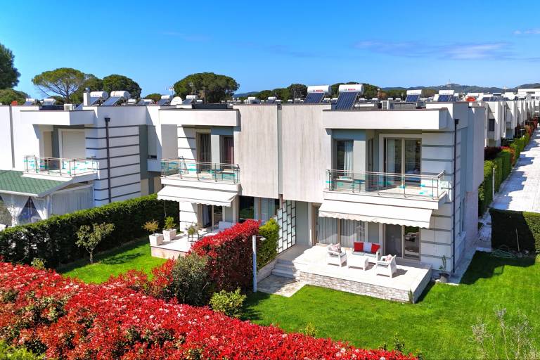 Villa  Plazhi San Pietro