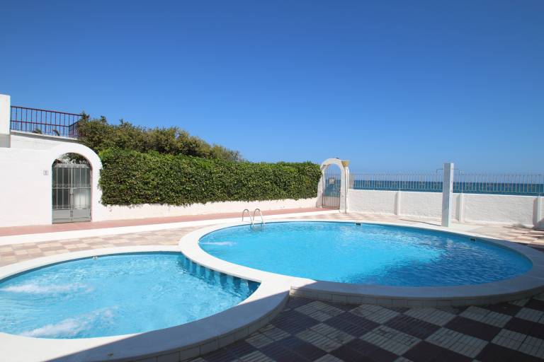 Casas Blancas 39 Parc Mont roig