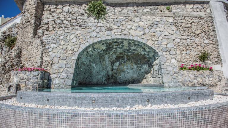 Villa Oriana Private Pool Villa, 35 Meters From the beach, stunning views, garage, garden — photo 3