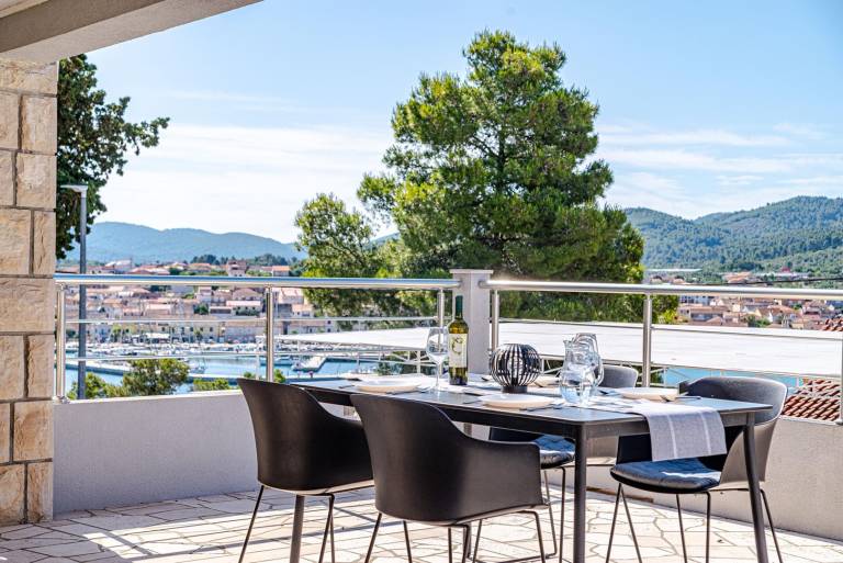 Rental apartment with grill, garden & terrace | Sea view — photo 4