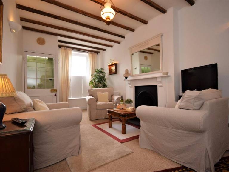 Lovely cottage with yard | Water view | Next to the beach | Pet-friendly — photo 5
