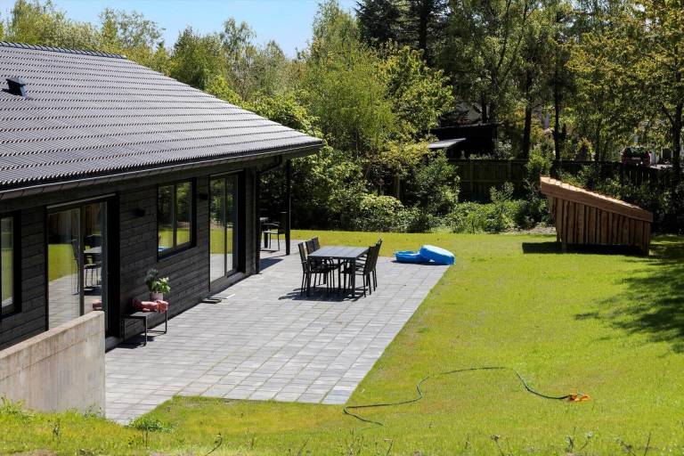 Vacation home with barbeque, hot tub & sauna in Ebeltoft