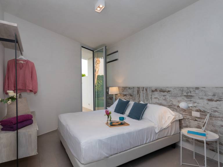 Child-friendly wonderful villa with barbeque, private pool & jacuzzi | Garden view | Beach nearby | Pets allowed — photo 4