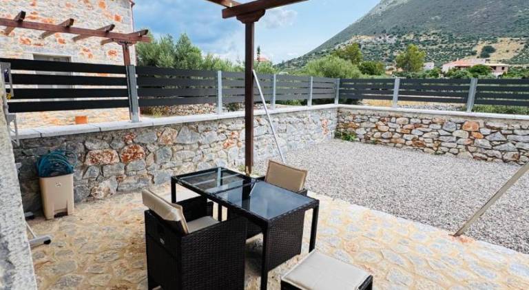 Vacation home with patio | Pets allowed — photo 5