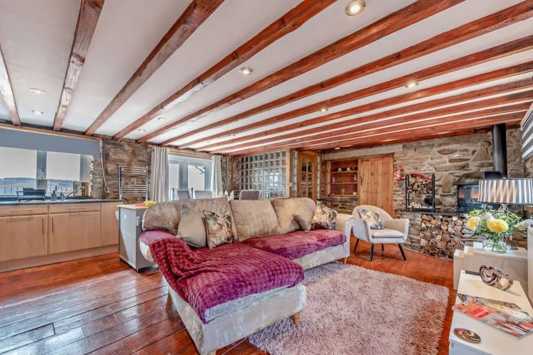 Cottage with 2 rooms for 4 persons — photo 3