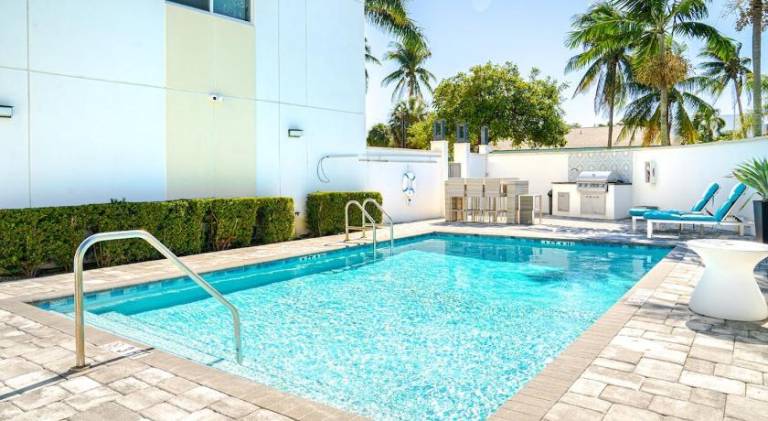 Rental apartment with pool — photo 3