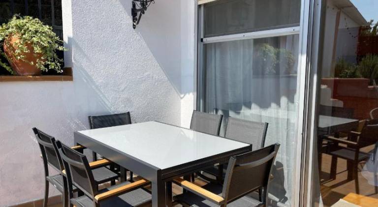 Holiday apartment with jacuzzi, terrace & garden — photo 5