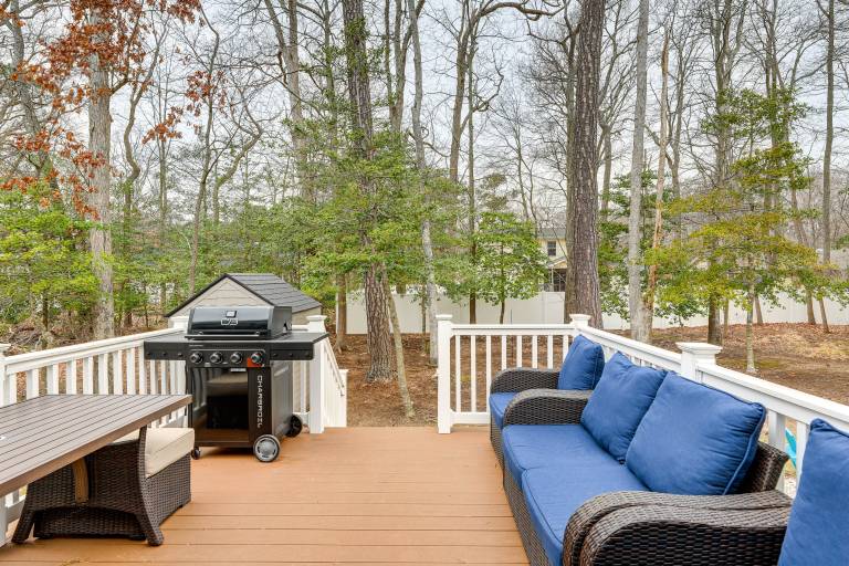 1 Mi to Outlets Ocean City Home w Large Yard
