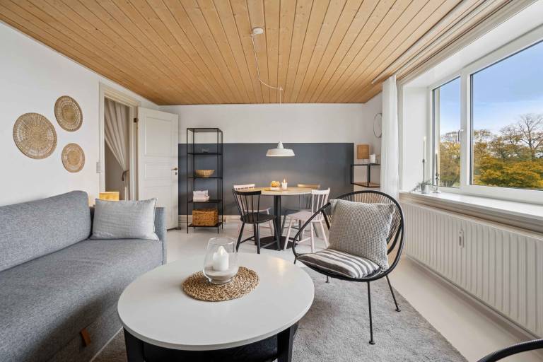 Beautifull 2-room apartment with sea view — photo 5