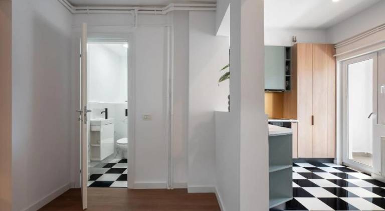 Trendy 2BR on Regina Elisabeta - Balcony with Cismigiu Park Views — photo 2