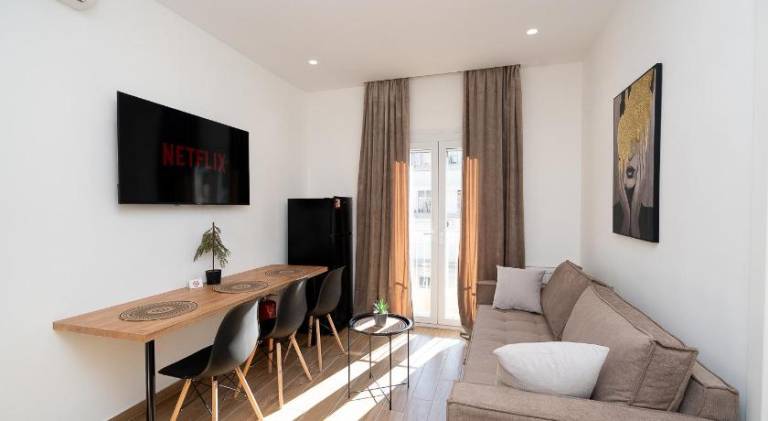 Lovely rental apartment with terrace | Next to Church of Agios Demetrios | Good for workation | Pets are welcome in Thessaloniki