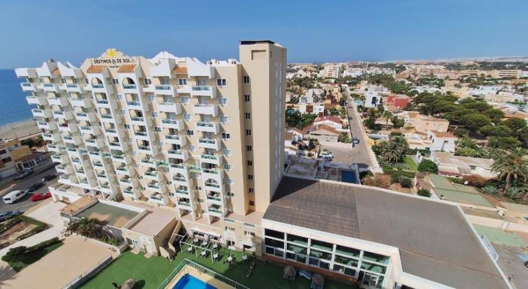 Apartment with pool & patio in Roquetas de Mar