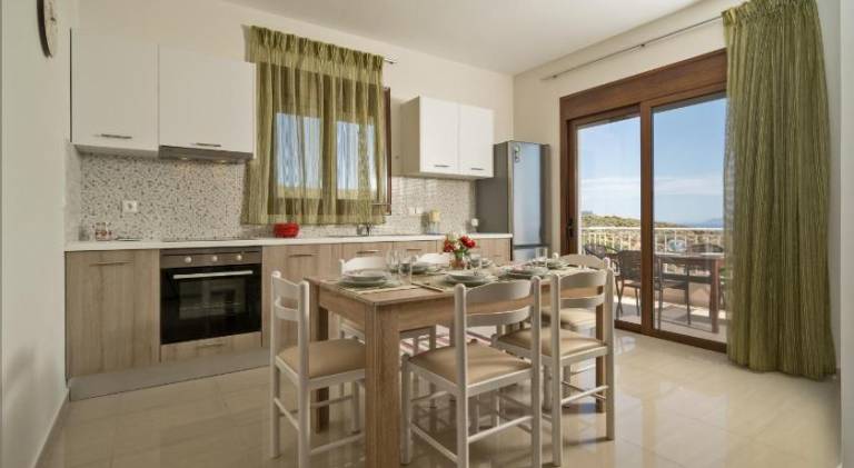 Pleasant villa with patio, grill & pool | Beach nearby | Pets are welcome — photo 3