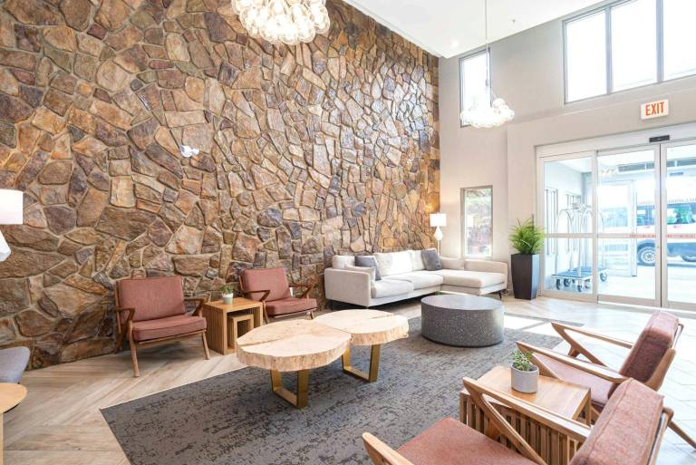 Sandman Hotel Calgary Airport — photo 2