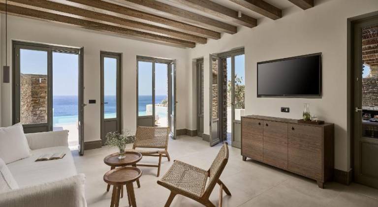 Ios Grand Pool Suites — photo 2