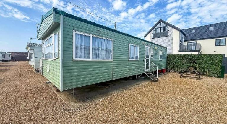 6 Berth Caravan For Hire In Hunstanton By The Beach In Norfolk Ref 13002L in Hunstanton