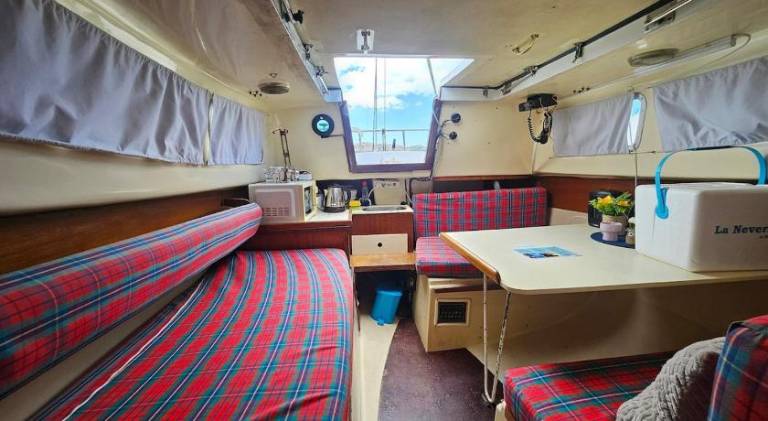 Wonderful boat | Next to Jerónimos Monastery | Pets are welcome in Lisbon