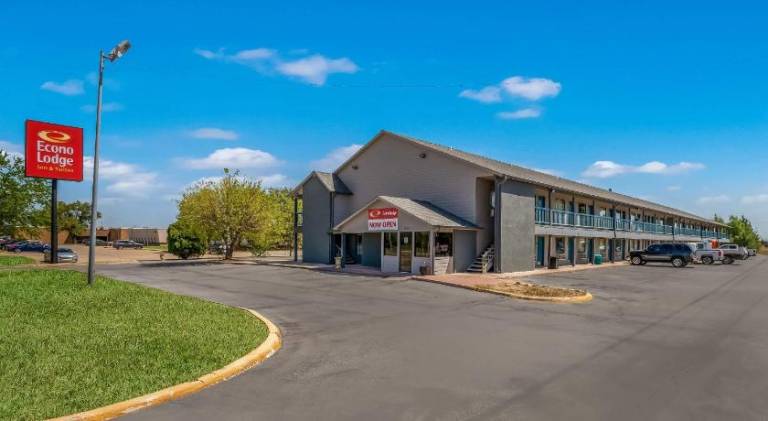 Econo Lodge Inn & Suites Enid South in Enid, OK