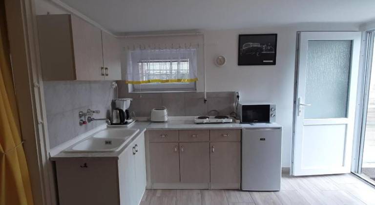Apartment with garden, barbeque & patio | Suitable for remote work | Pet-friendly — photo 3