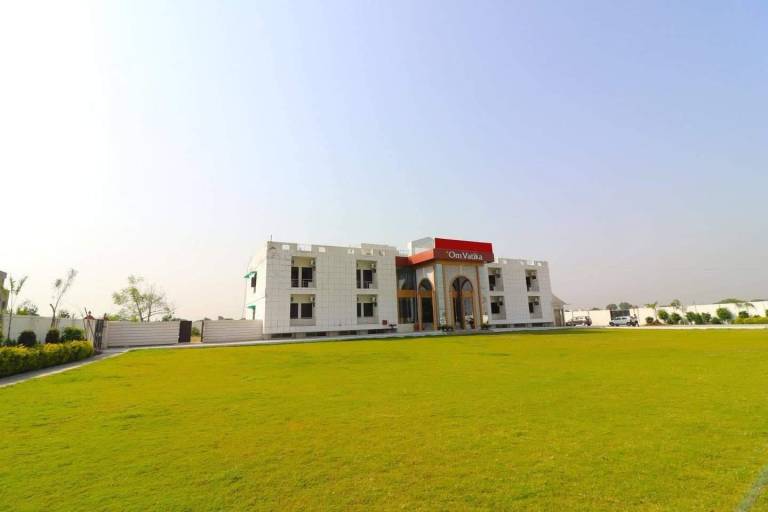 Hotel Blueberry Resort Bhilwara