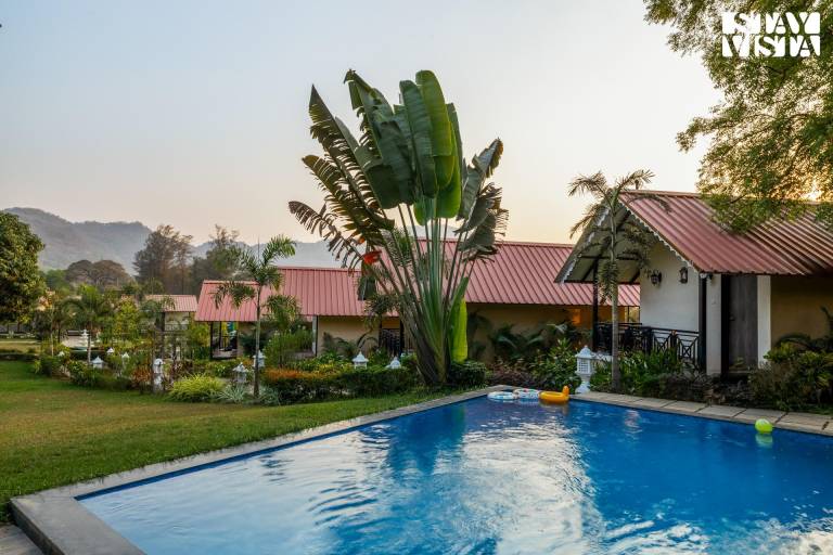 Villa with pool & garden in Karjat