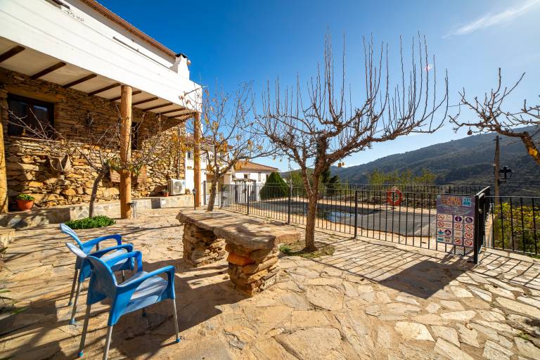 Family-oriented vacation home with pool, BBQ & fast internet | Garden view | Pet-friendly in Almeria