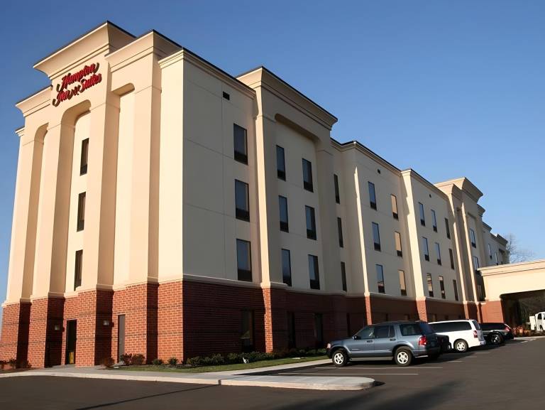 Hampton Inn & Suites Knoxville/North I-75 in Powell, TN