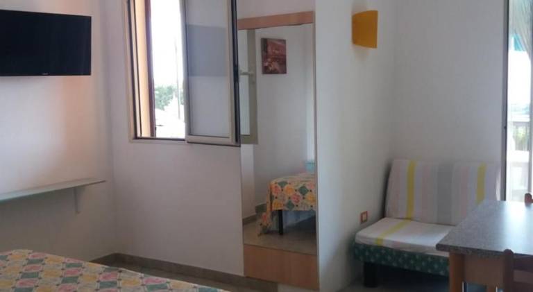 Serviced apartment with garden, private pool & terrace — photo 2
