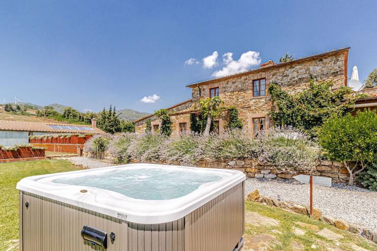 Children-friendly lovely villa with terrace, grill & jacuzzi | Pets are welcome — photo 2