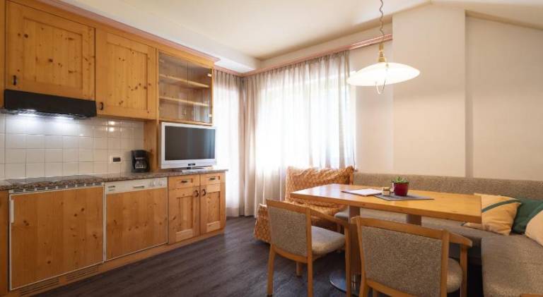 Serviced apartment with sauna, garden & patio — photo 3